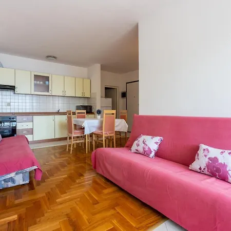 Pasalic Novi Apartment *