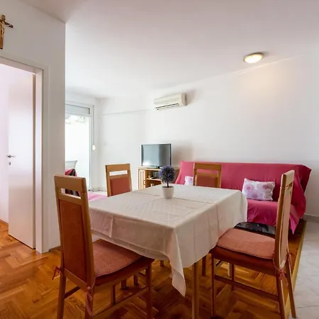 Pasalic Novi Apartment *