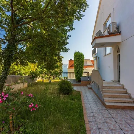 Pasalic Novi Apartment *