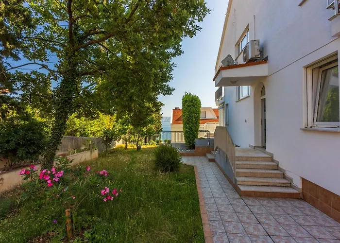 Pasalic Novi Apartment *